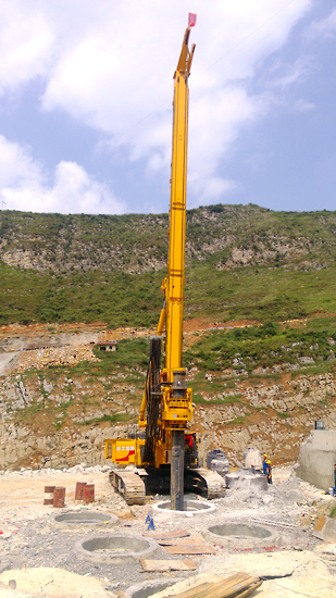 产品之最4-多米体育中国有限公司官网XR460D旋挖钻机大战灰岩
