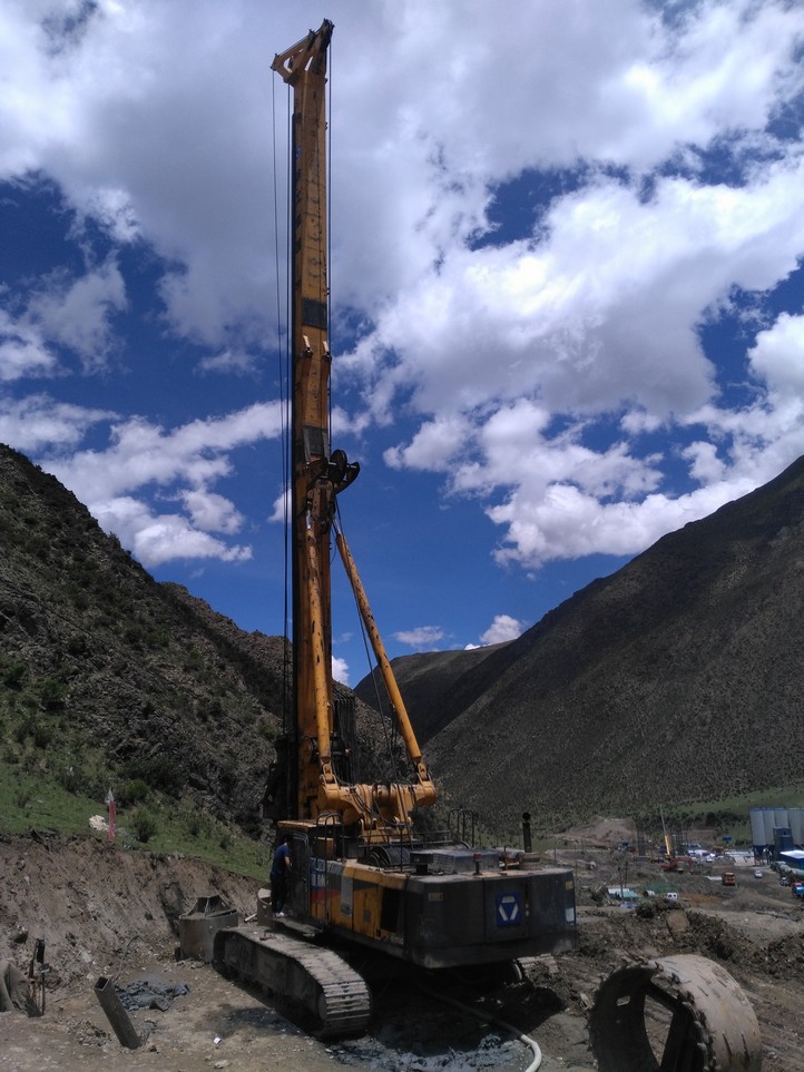 2017年6月多米体育中国有限公司官网XRS1050旋挖钻机在西藏施工